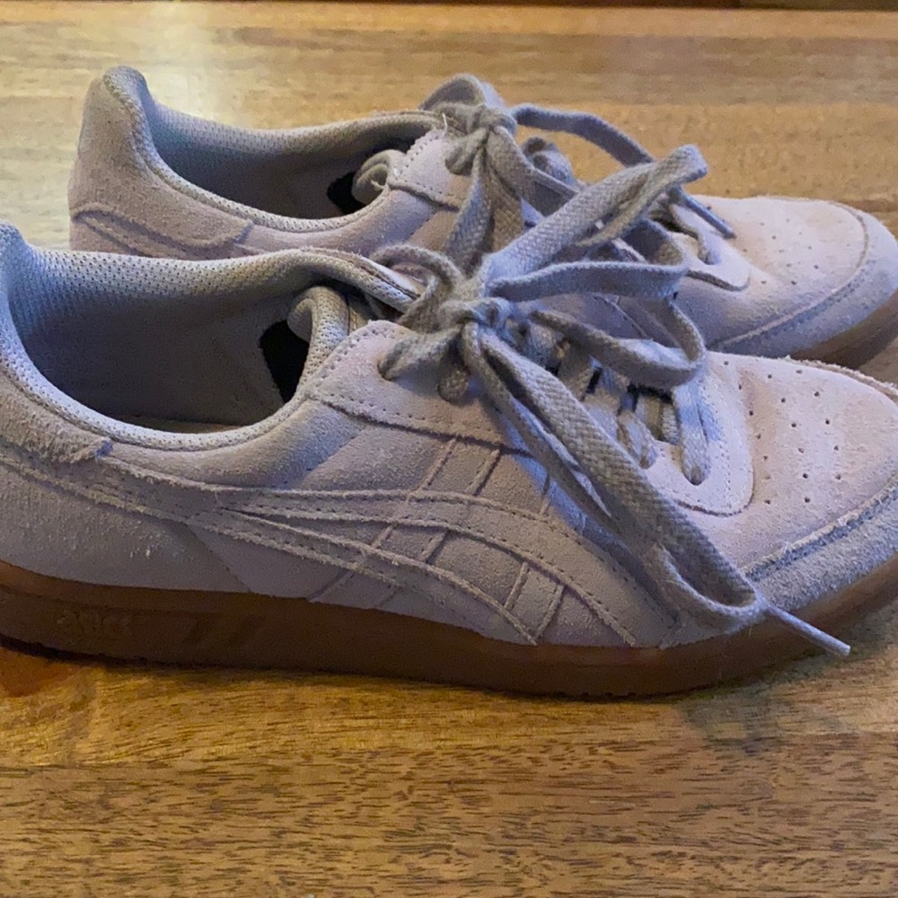 ASICS lavender sneaker size 6